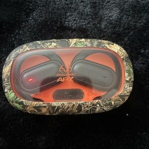 Realtree APX Camouflage Wireless Earbuds